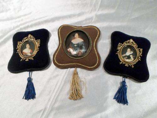 3 Vintage Pictures in Velvet Frames - Stunning - Bid now!!